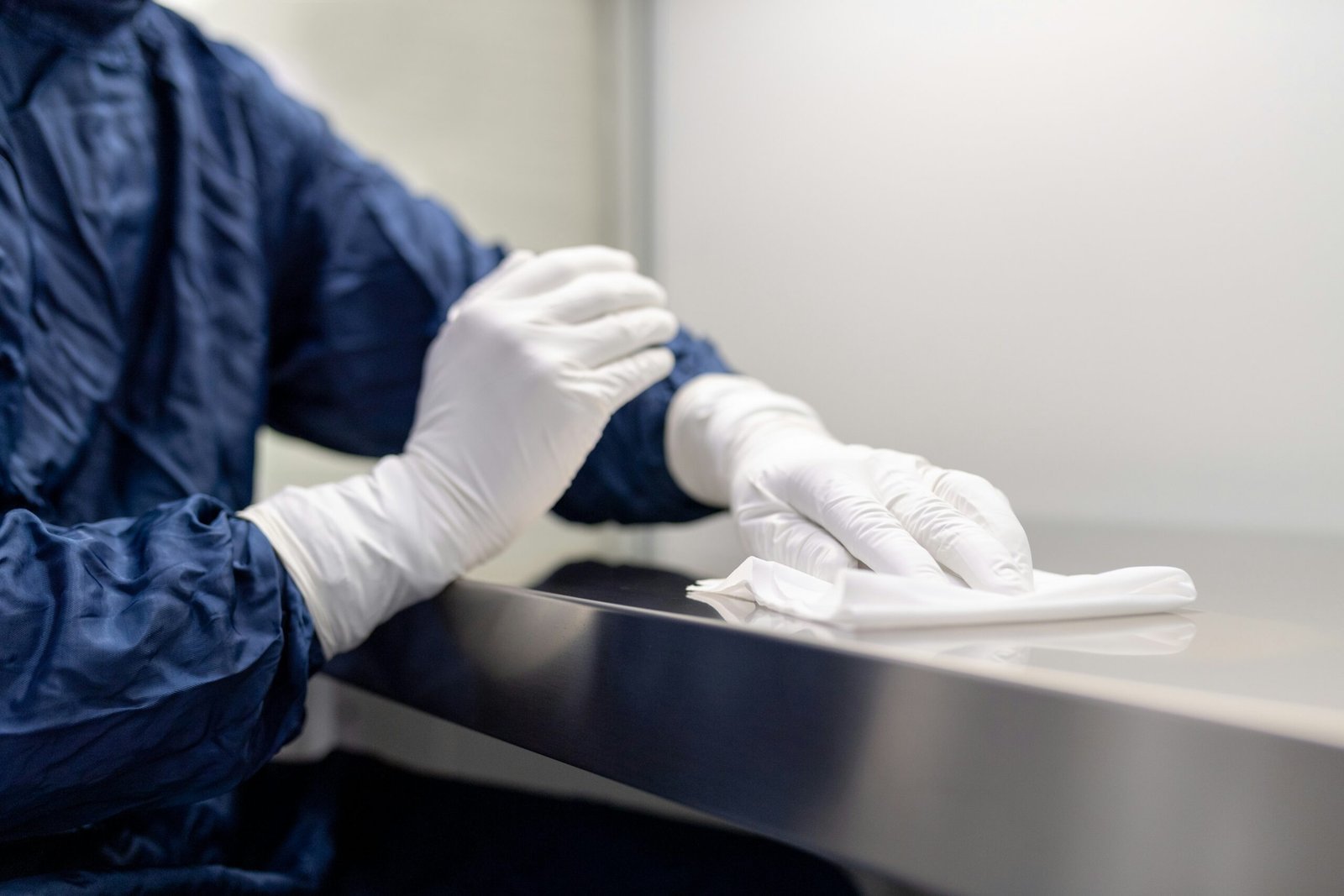 Limpieza y desinfección de equipos médicos: qué productos usar y cómo hacerlo